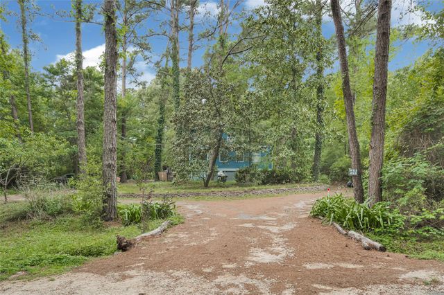 203 Lazy Hollow Lane, Livingston, TX 77351