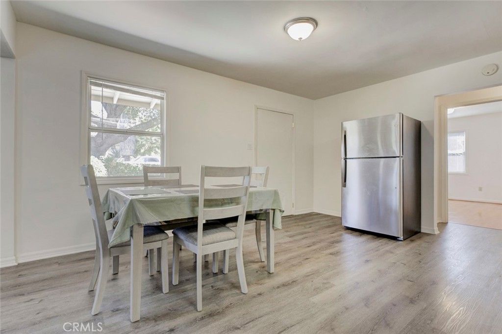 Image 18 of property listing at 3352 Montrose, La Crescenta, CA 91214