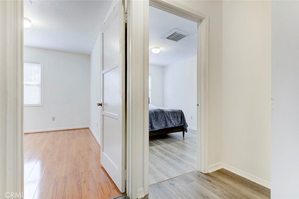 Image 24 of property listing at 3352 Montrose, La Crescenta, CA 91214