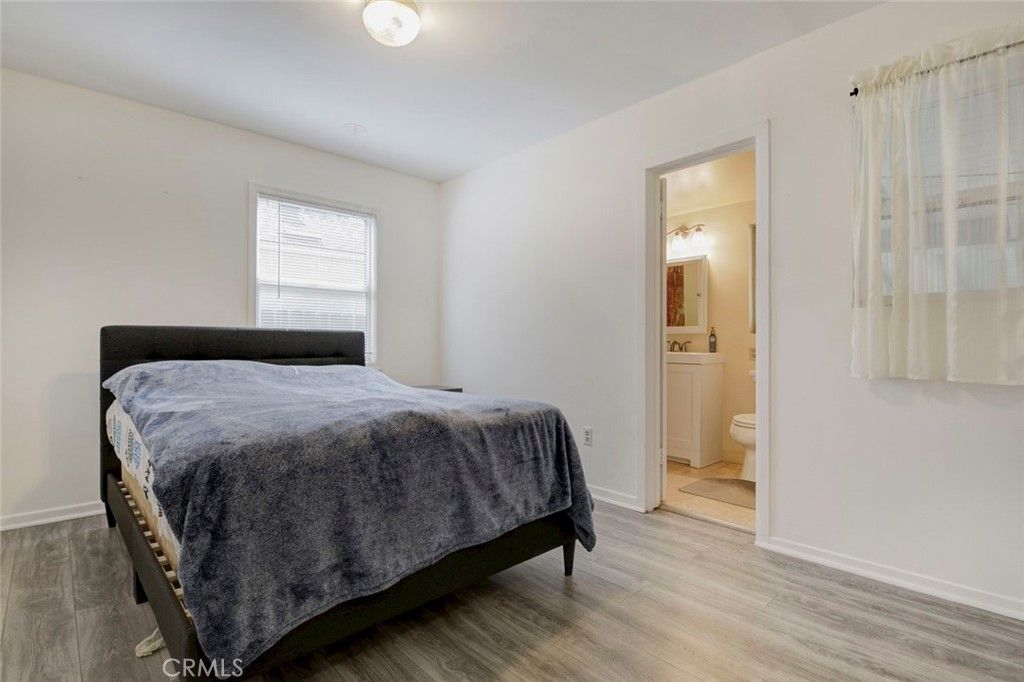 Image 26 of property listing at 3352 Montrose, La Crescenta, CA 91214