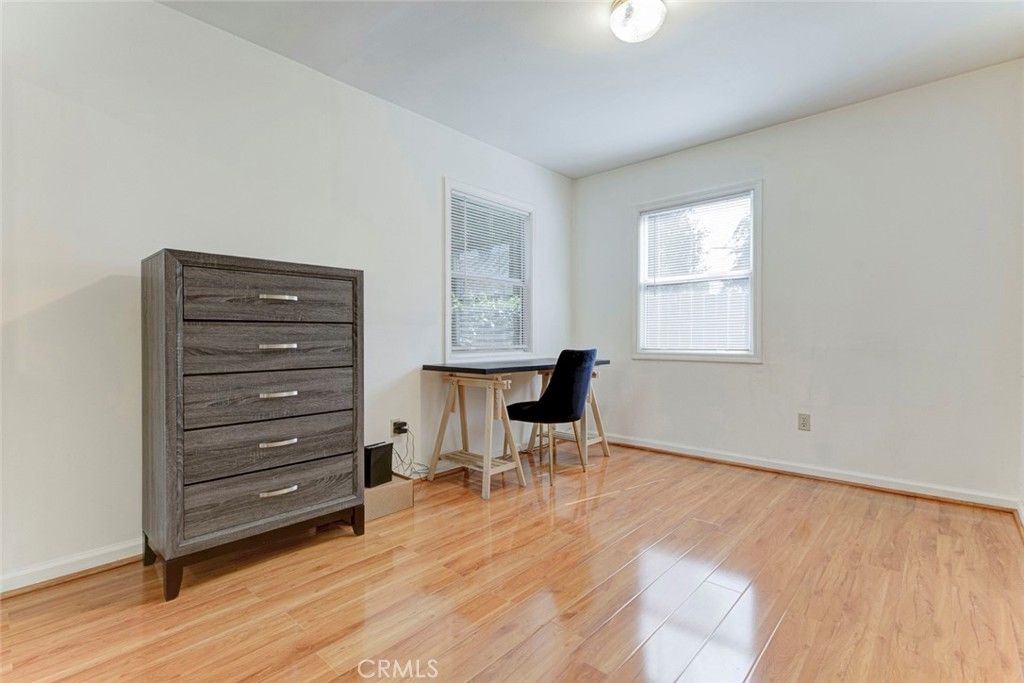 Image 31 of property listing at 3352 Montrose, La Crescenta, CA 91214