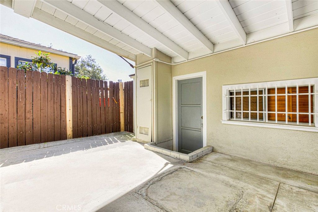 Image 39 of property listing at 3352 Montrose, La Crescenta, CA 91214