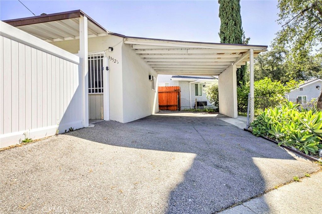 Image 43 of property listing at 3352 Montrose, La Crescenta, CA 91214