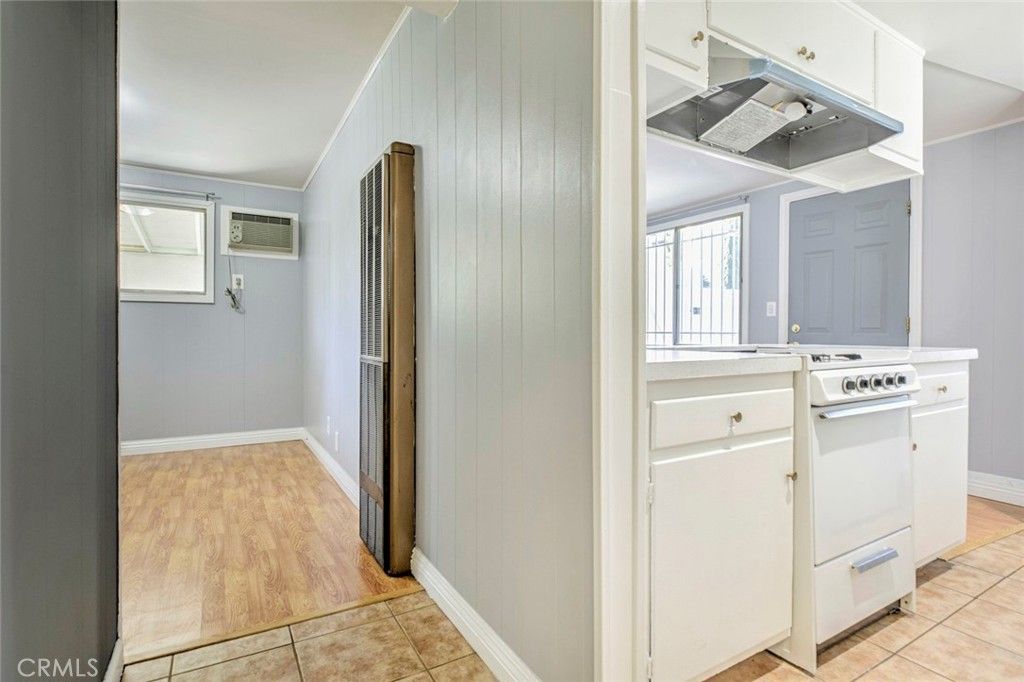 Image 55 of property listing at 3352 Montrose, La Crescenta, CA 91214