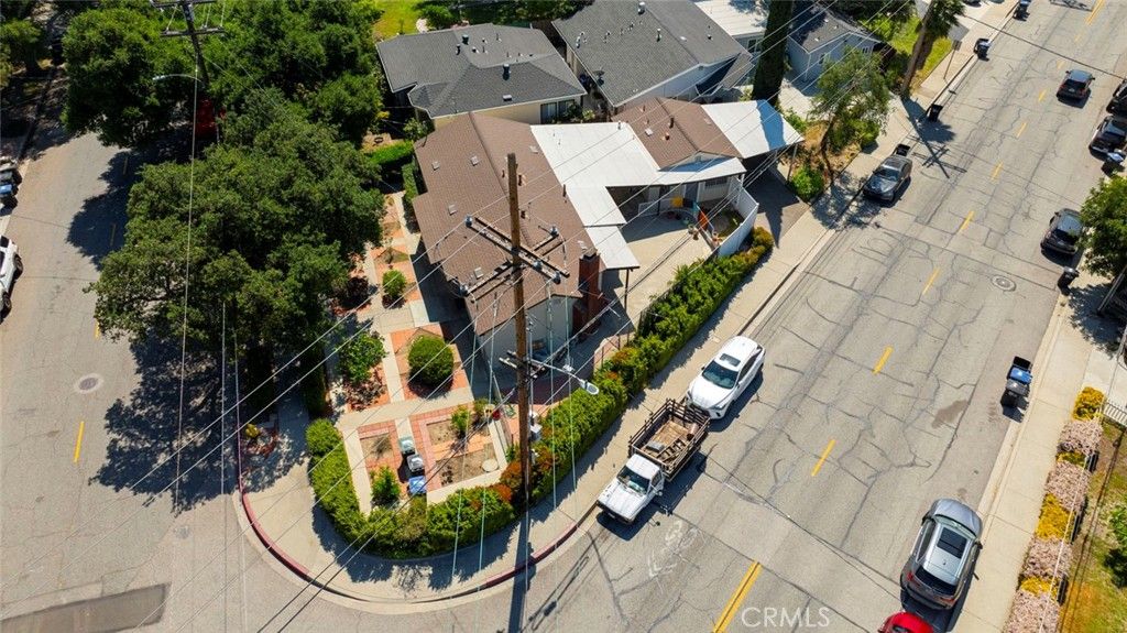 Image 61 of property listing at 3352 Montrose, La Crescenta, CA 91214