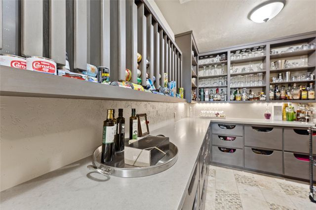 1000 River Trace Drive, Columbus, TX 78934