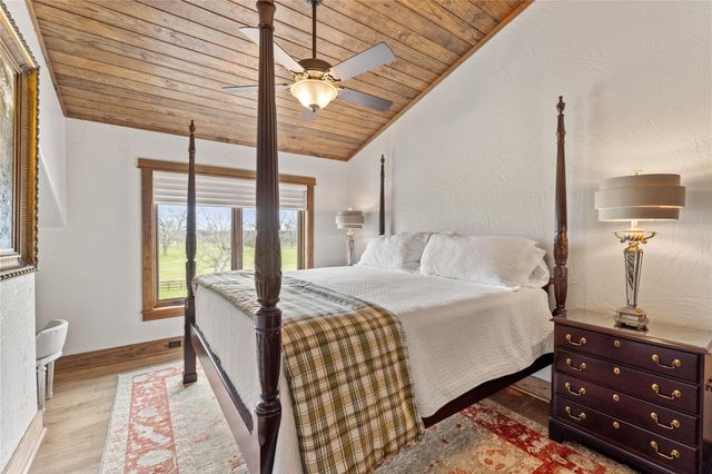 1000 River Trace Drive, Columbus, TX 78934