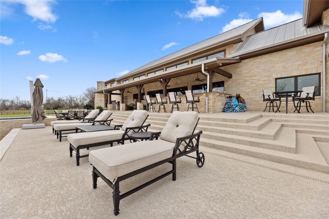 1000 River Trace Drive, Columbus, TX 78934