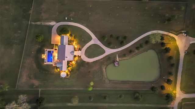 1000 River Trace Drive, Columbus, TX 78934