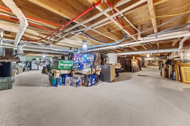 1000 River Trace Drive, Columbus, TX 78934