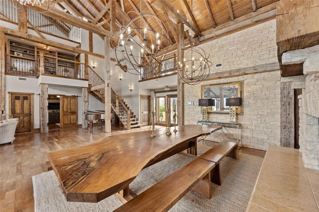 1000 River Trace Drive, Columbus, TX 78934