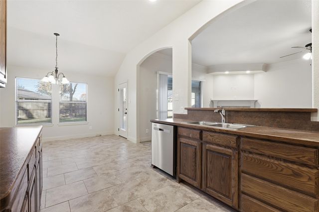 413 Lighthouse Court, Joshua, TX 76058