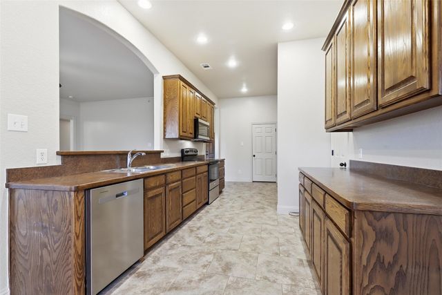 413 Lighthouse Court, Joshua, TX 76058