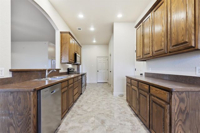 413 Lighthouse Court, Joshua, TX 76058