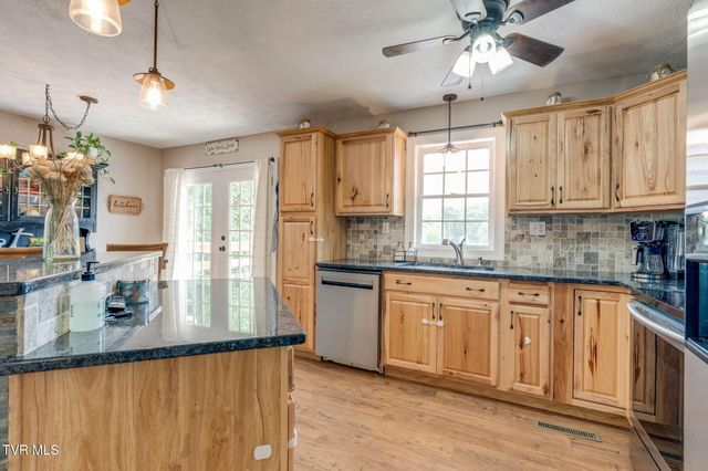 612 Larkspur Drive, Kingsport, TN 37660