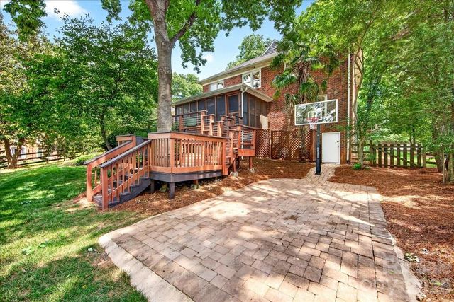 10300 Ben Franklin Court, Charlotte, NC 28277