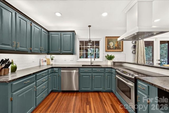 10300 Ben Franklin Court, Charlotte, NC 28277