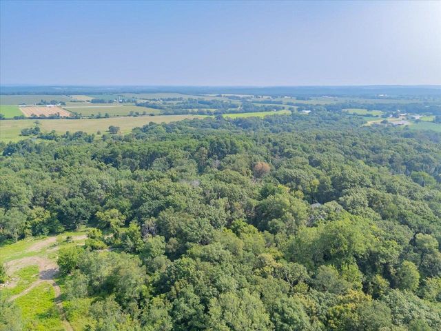 2650 N Britt Road, Janesville, WI 53548