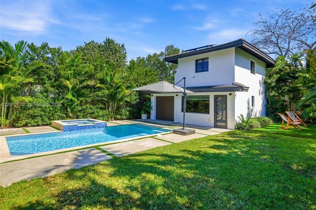 436 NE 88th St, El Portal, FL 33138