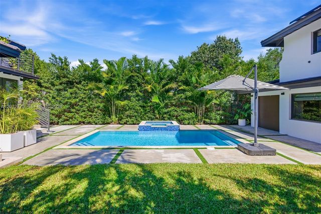436 NE 88th St, El Portal, FL 33138
