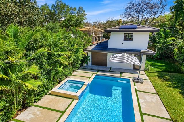 436 NE 88th St, El Portal, FL 33138