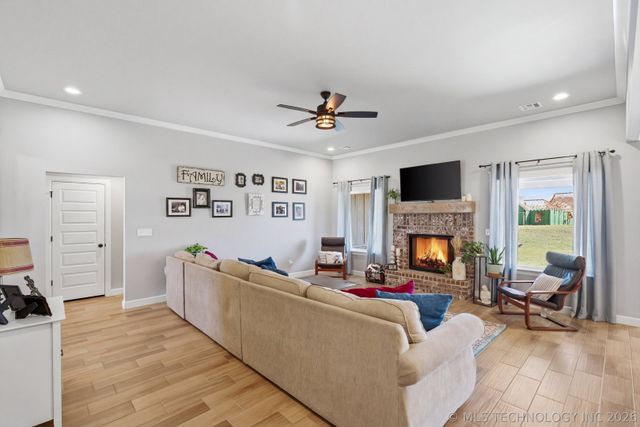 14001 N 54th East Avenue, Collinsville, OK 74021