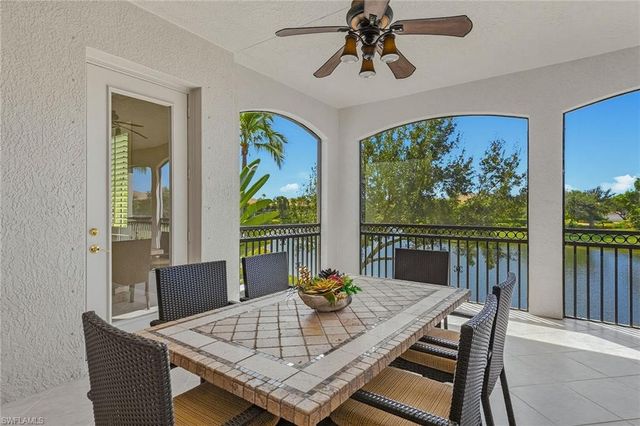 9238 Tesoro LN 203, Naples, FL 34114
