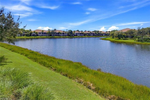 9238 Tesoro LN 203, Naples, FL 34114