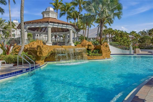 9238 Tesoro LN 203, Naples, FL 34114