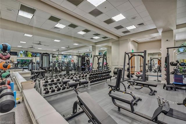 9238 Tesoro LN 203, Naples, FL 34114