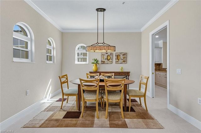9238 Tesoro LN 203, Naples, FL 34114