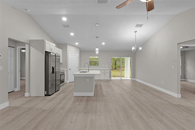 118 MALAUKA LOOP, Ocklawaha, FL 32179