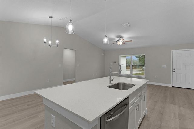 118 MALAUKA LOOP, Ocklawaha, FL 32179