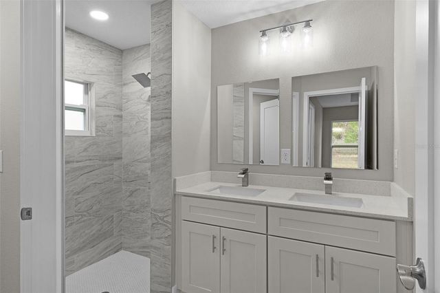 118 MALAUKA LOOP, Ocklawaha, FL 32179