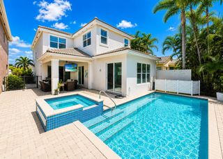 207 Isle Verde Way, Palm Beach Gardens, FL 33418