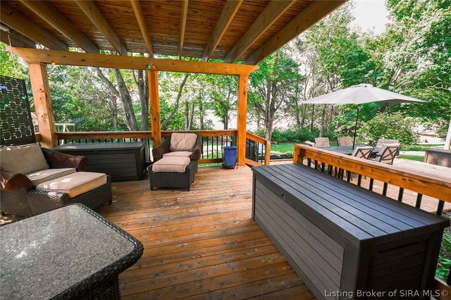 1023 Plum Ridge Drive, Sellersburg, IN 47172