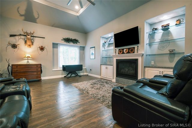 1023 Plum Ridge Drive, Sellersburg, IN 47172