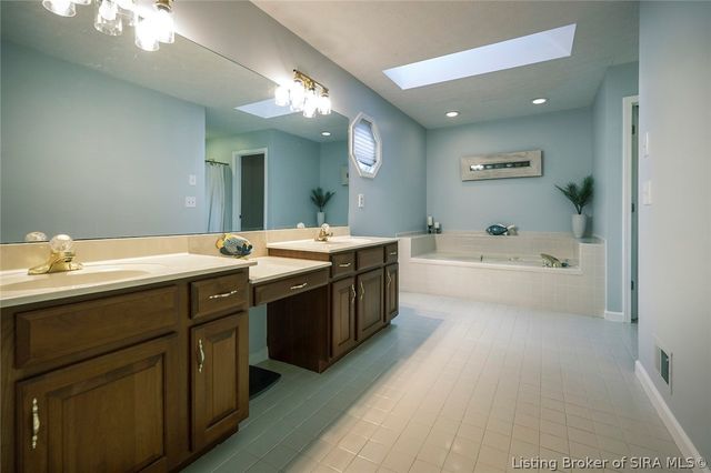 1023 Plum Ridge Drive, Sellersburg, IN 47172