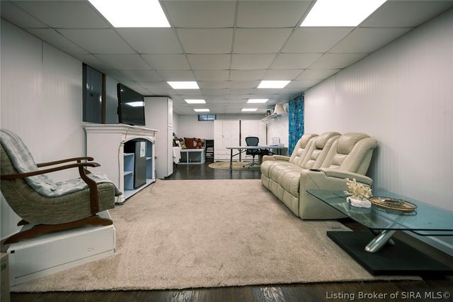 1023 Plum Ridge Drive, Sellersburg, IN 47172