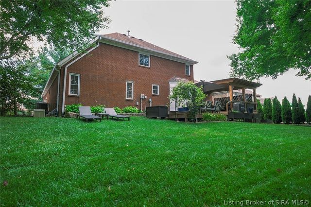 1023 Plum Ridge Drive, Sellersburg, IN 47172