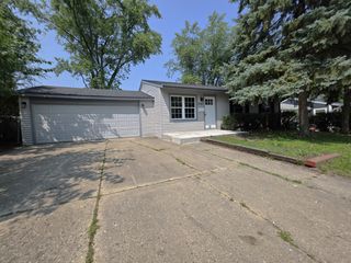 1712 Poplar Avenue, Hanover Park, IL 60133