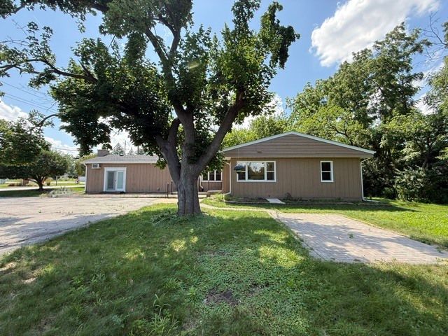 7141 Wolf Road, Indian Head Park, IL 60525