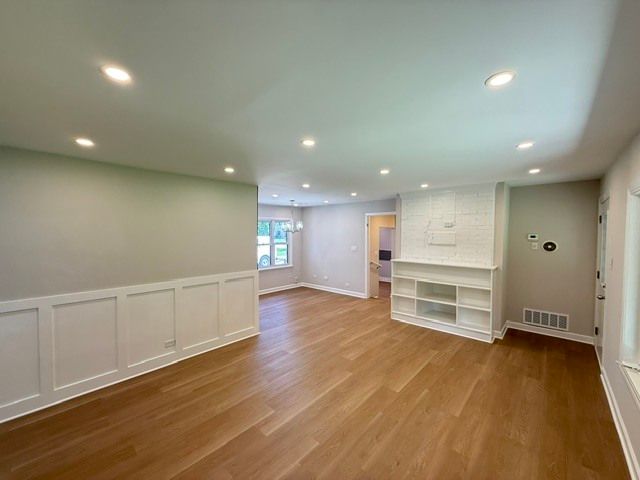 7141 Wolf Road, Indian Head Park, IL 60525