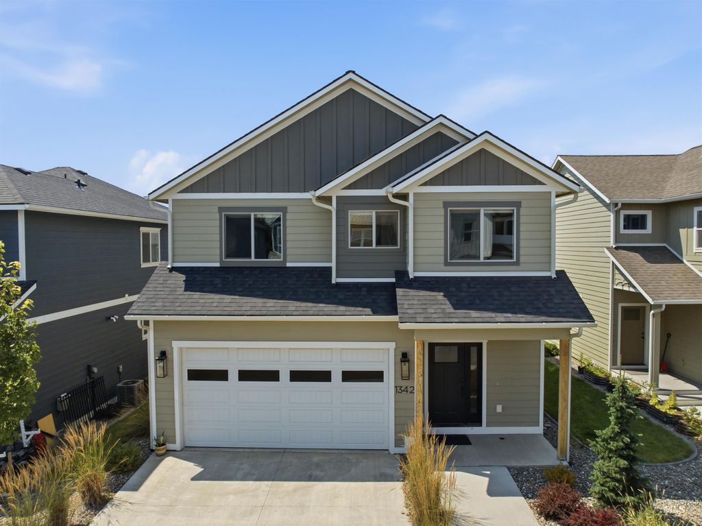 1342 Indian Hills Dr, Moscow, ID 83843 photo 1