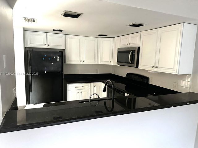 4220 SW 71st Way, Davie, FL 33314