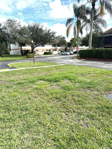 4220 SW 71st Way, Davie, FL 33314