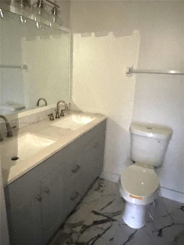 4220 SW 71st Way, Davie, FL 33314