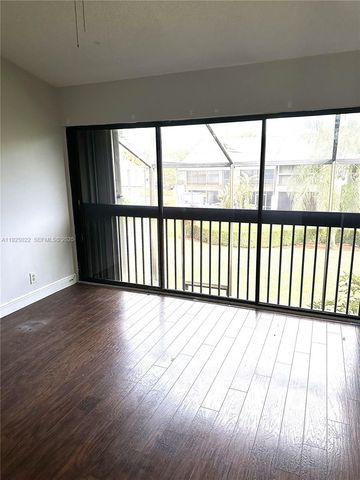 4220 SW 71st Way, Davie, FL 33314