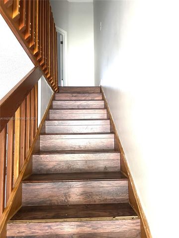 4220 SW 71st Way, Davie, FL 33314