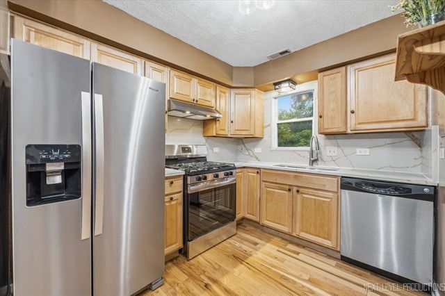 1641 Cove Court, Naperville, IL 60565